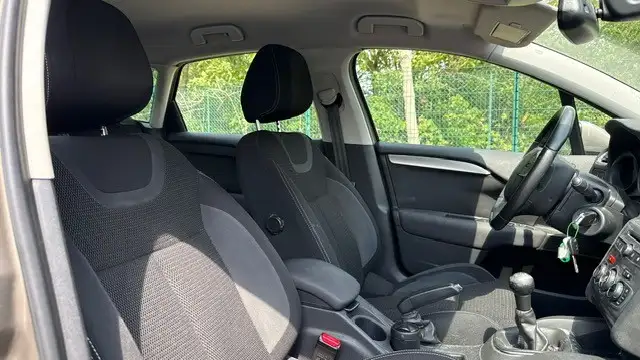 Citroen C4 view 12