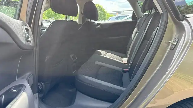 Citroen C4 view 10