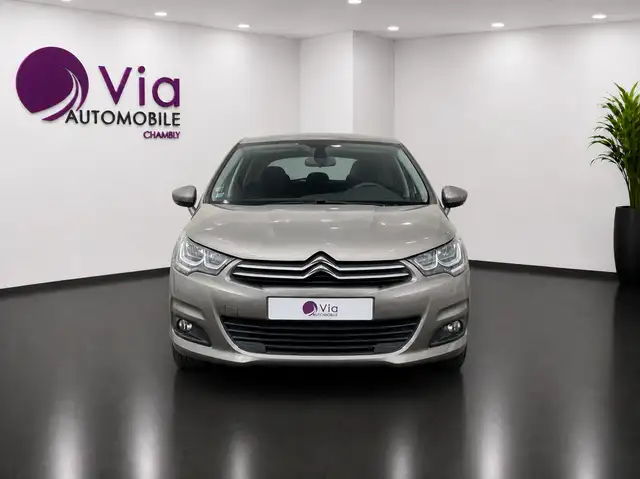 Citroen C4 view 3