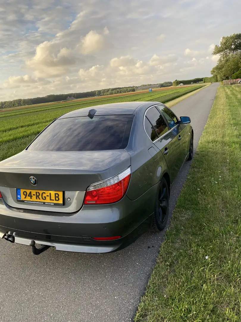 BMW 520 520i Executive Gris - 2