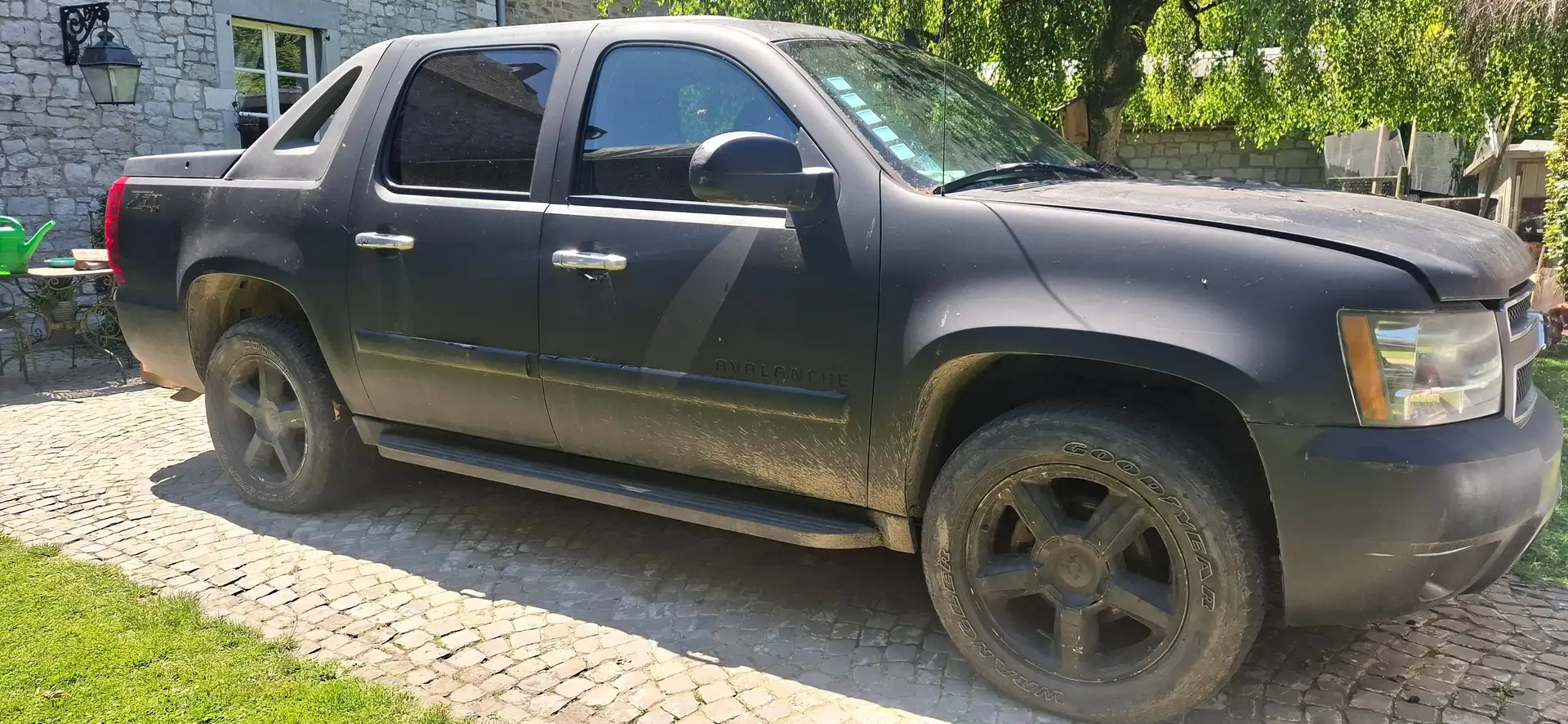 Chevrolet Avalanche Z71 Schwarz - 1