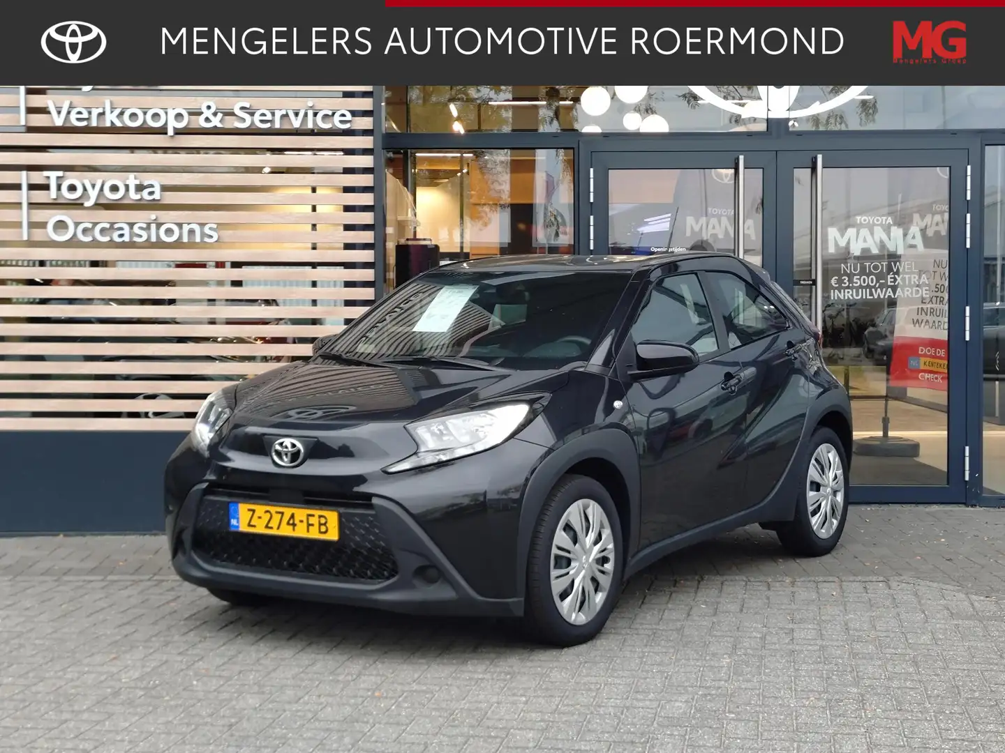 Toyota Aygo X 1.0 VVT-i MT Play Zwart - 1