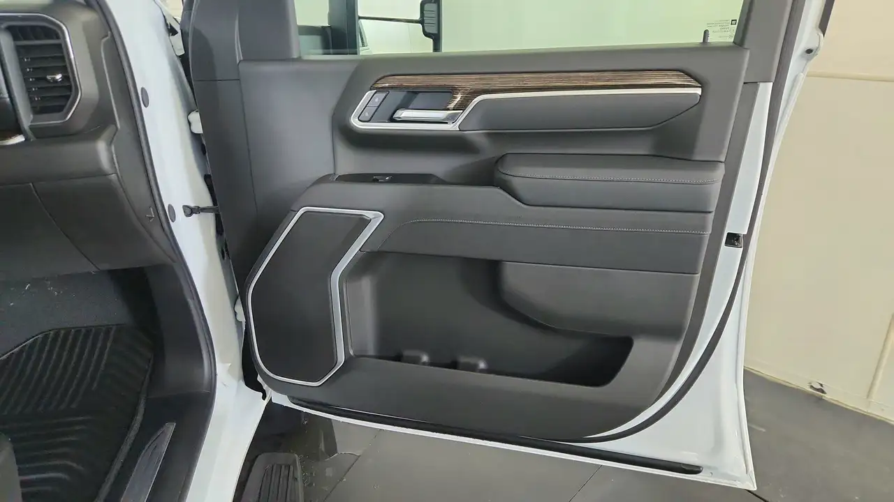 GMC Sierra 2500HD снимка GMC Sierra 2500HD