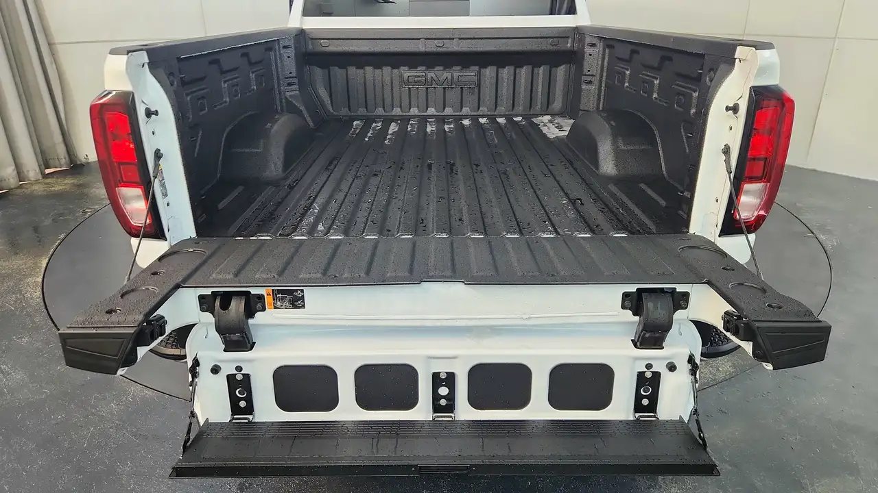 GMC Sierra 2500HD снимка GMC Sierra 2500HD