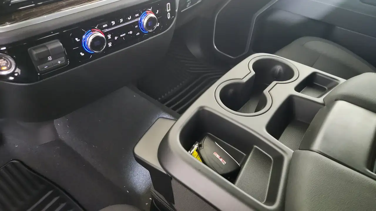 GMC Sierra 2500HD снимка GMC Sierra 2500HD