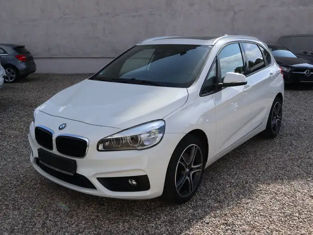 BMW 220 BMW 220 Active Tourer*PANO*LED*AHK*PDC*KURVENLICHT