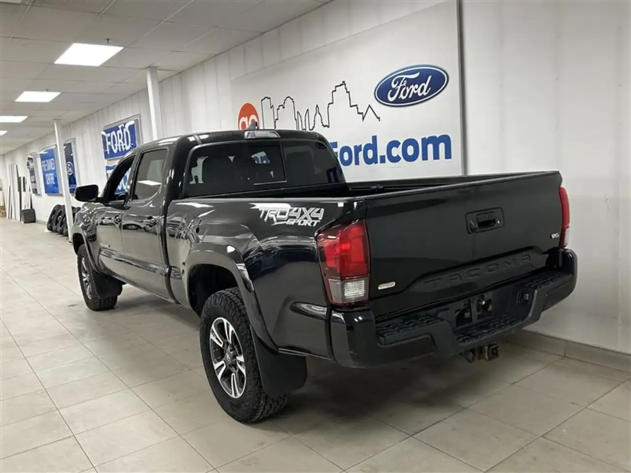 Toyota Tacoma снимка Toyota Tacoma