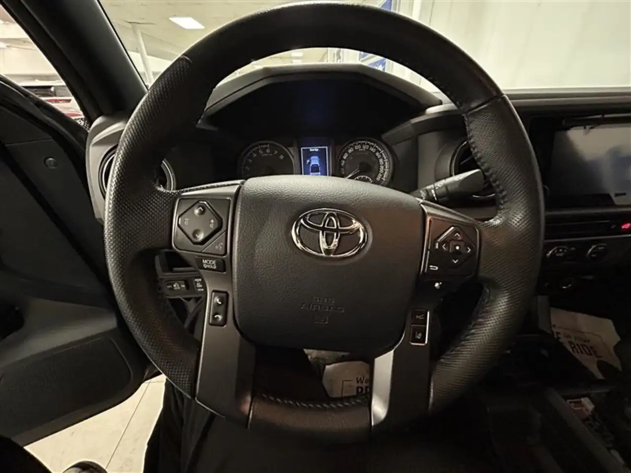 Toyota Tacoma снимка Toyota Tacoma