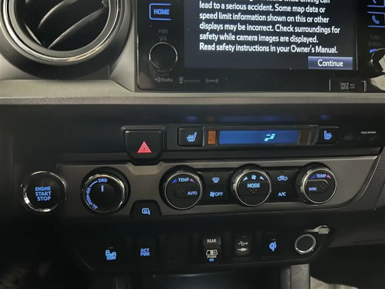 Toyota Tacoma снимка Toyota Tacoma