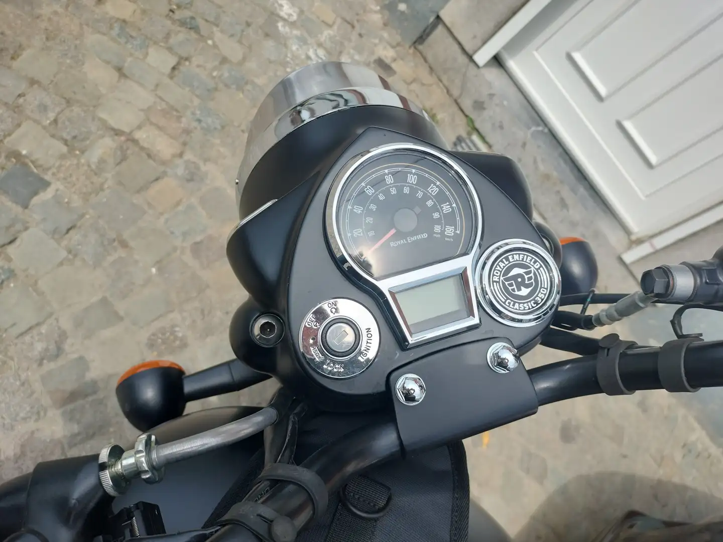 Royal Enfield Classic Classique 350 crna - 2