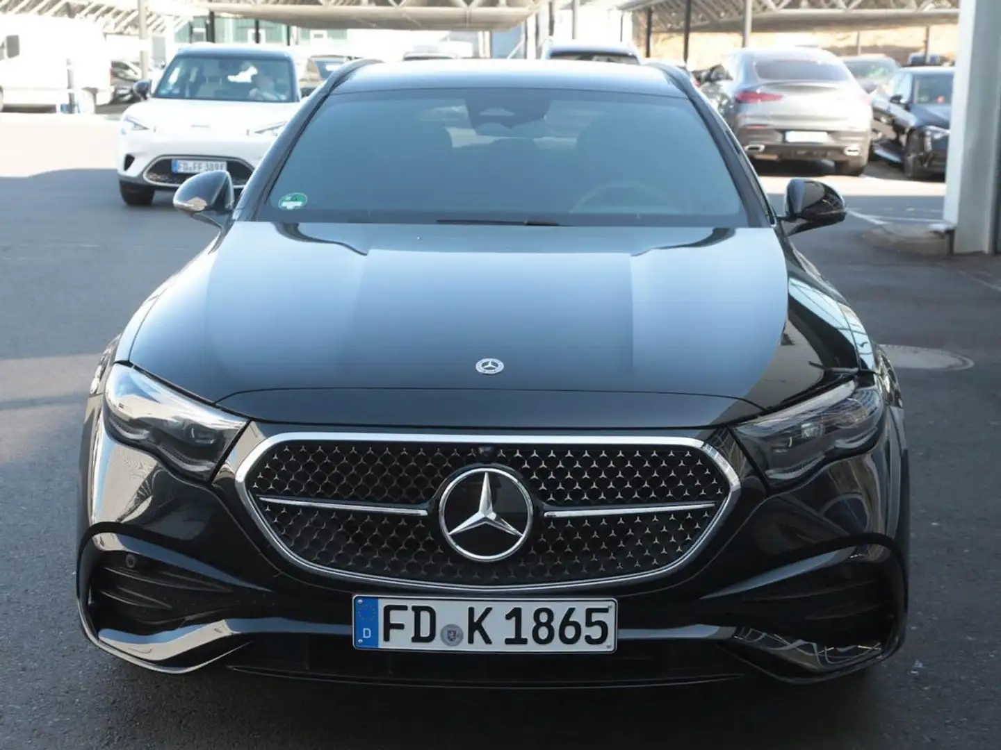 Mercedes-Benz E 450 d 4MATIC T-Modell AMG Night Panorama AHK crna - 2