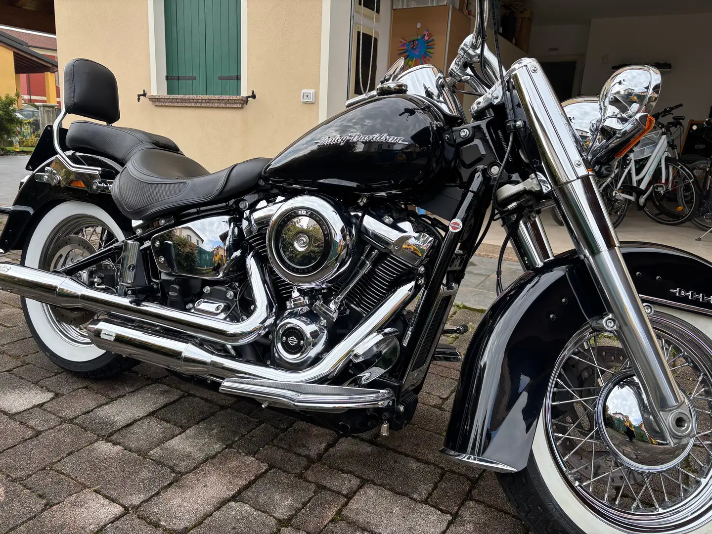 Harley-Davidson Deluxe Noir - 2