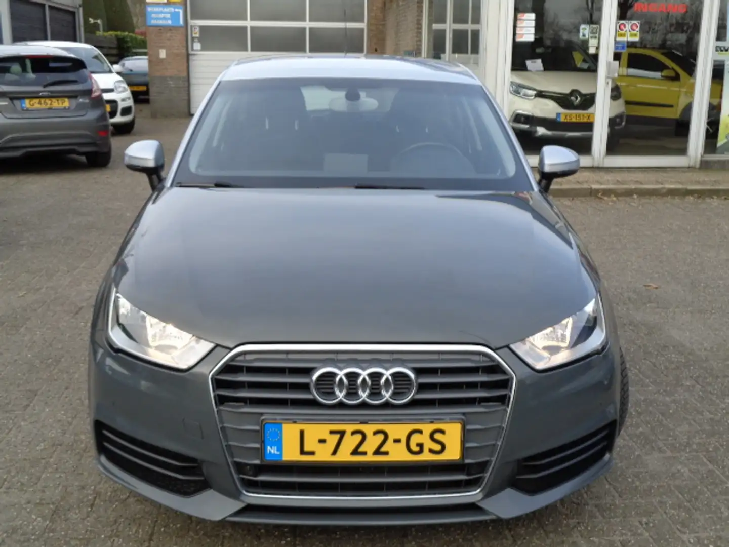Audi A1 Sportback 1.0 TFSI Two-tone Clima Navi Cruise PDC Grijs - 2
