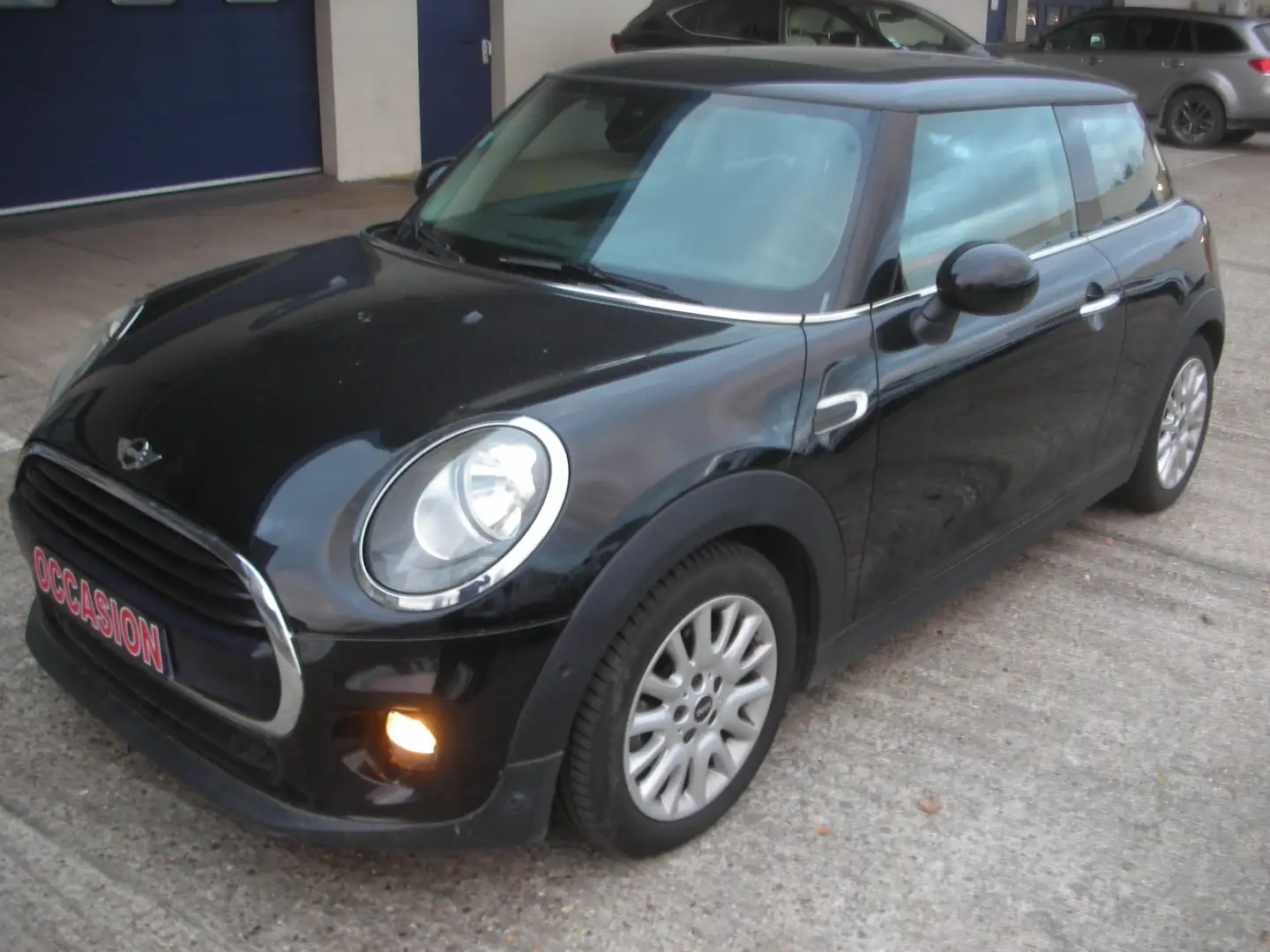 MINI Cooper D Hatch 3 Portes Cooper D 116 ch BVA6 Finition Chili - 2