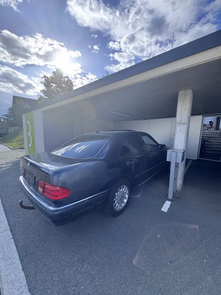 Mercedes-Benz E 240 Elegance Aut., foto 11