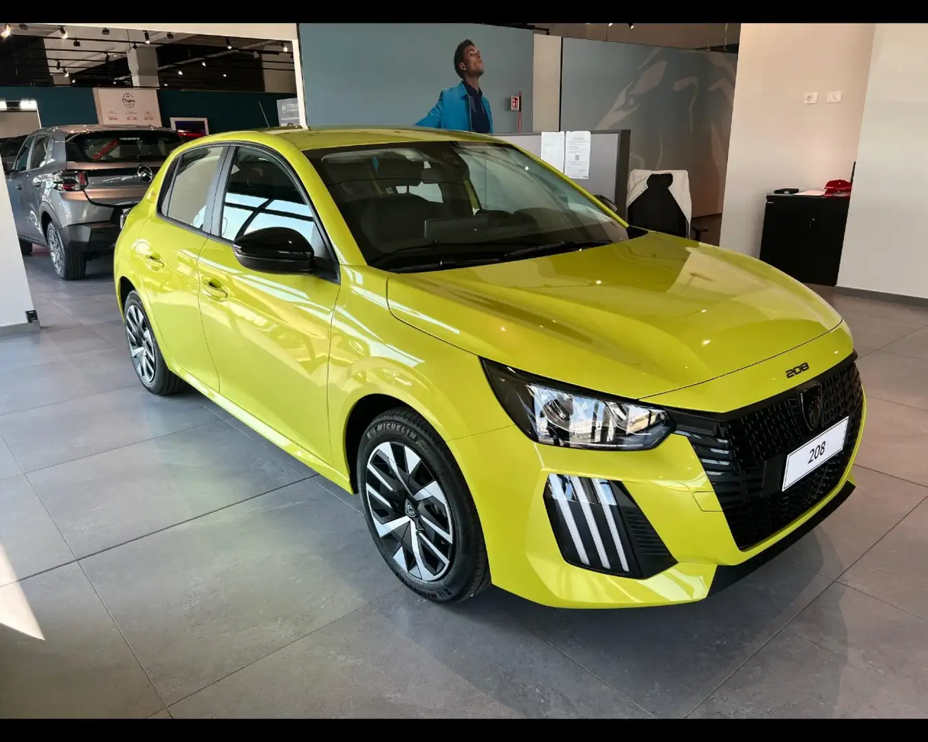 Peugeot 208 1.2 puretech Style s&s 100cv Giallo - 2