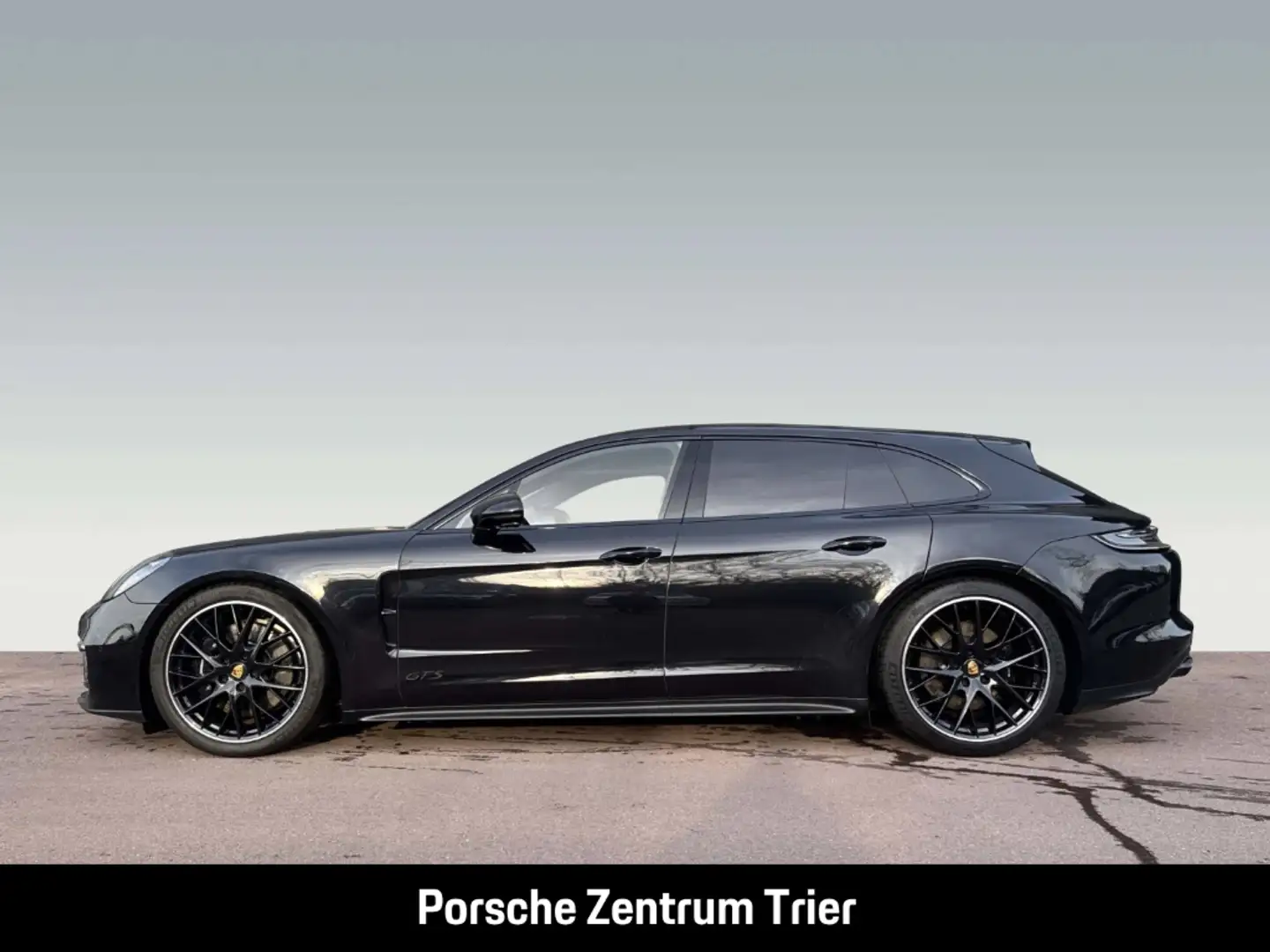 Porsche Panamera GTS Sport Turismo Schwarz - 2