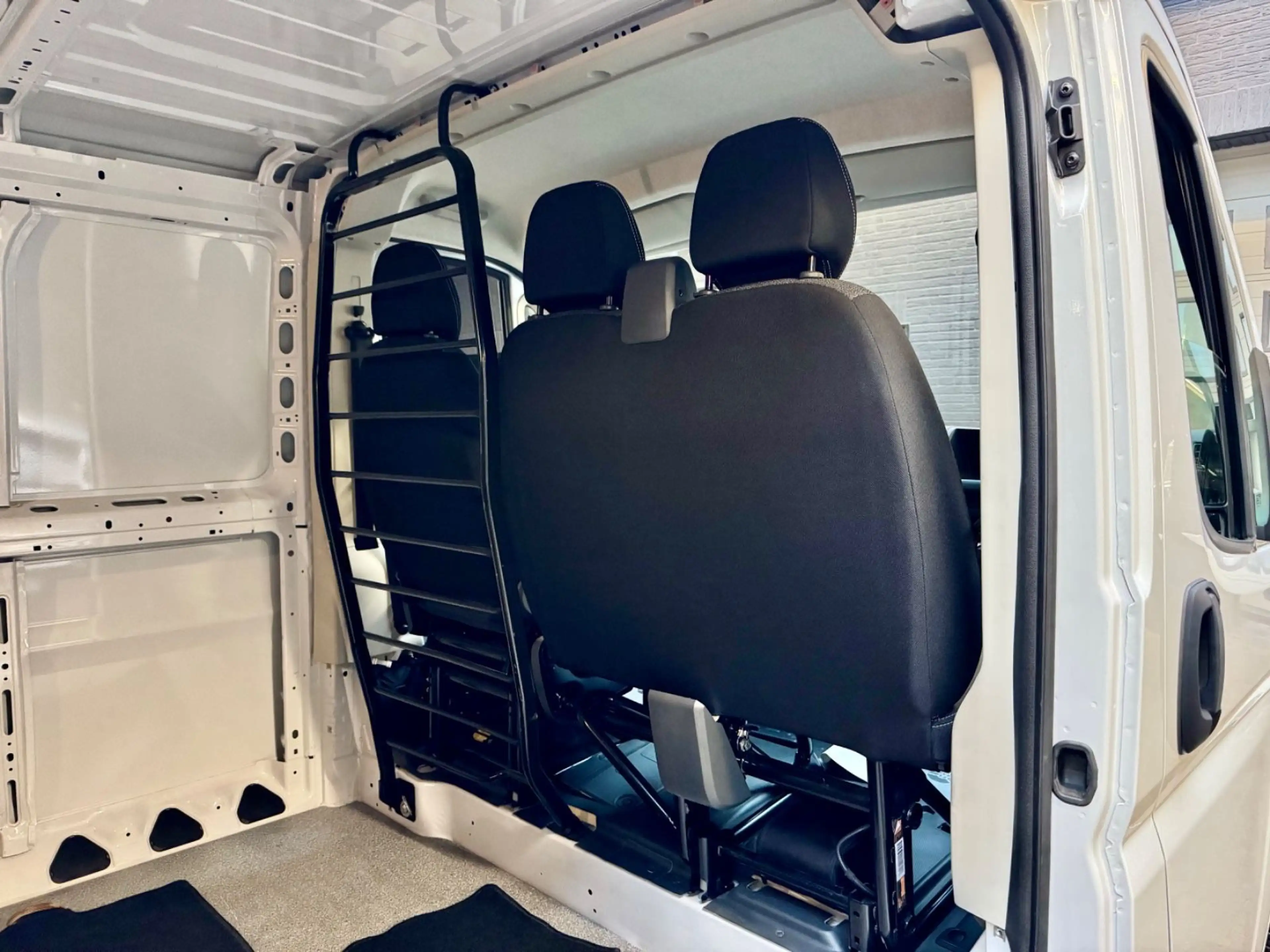 Fiat Ducato 2.3 JTD L1H1 30 120 3-SITZER GITTER 3,0t — photo 13