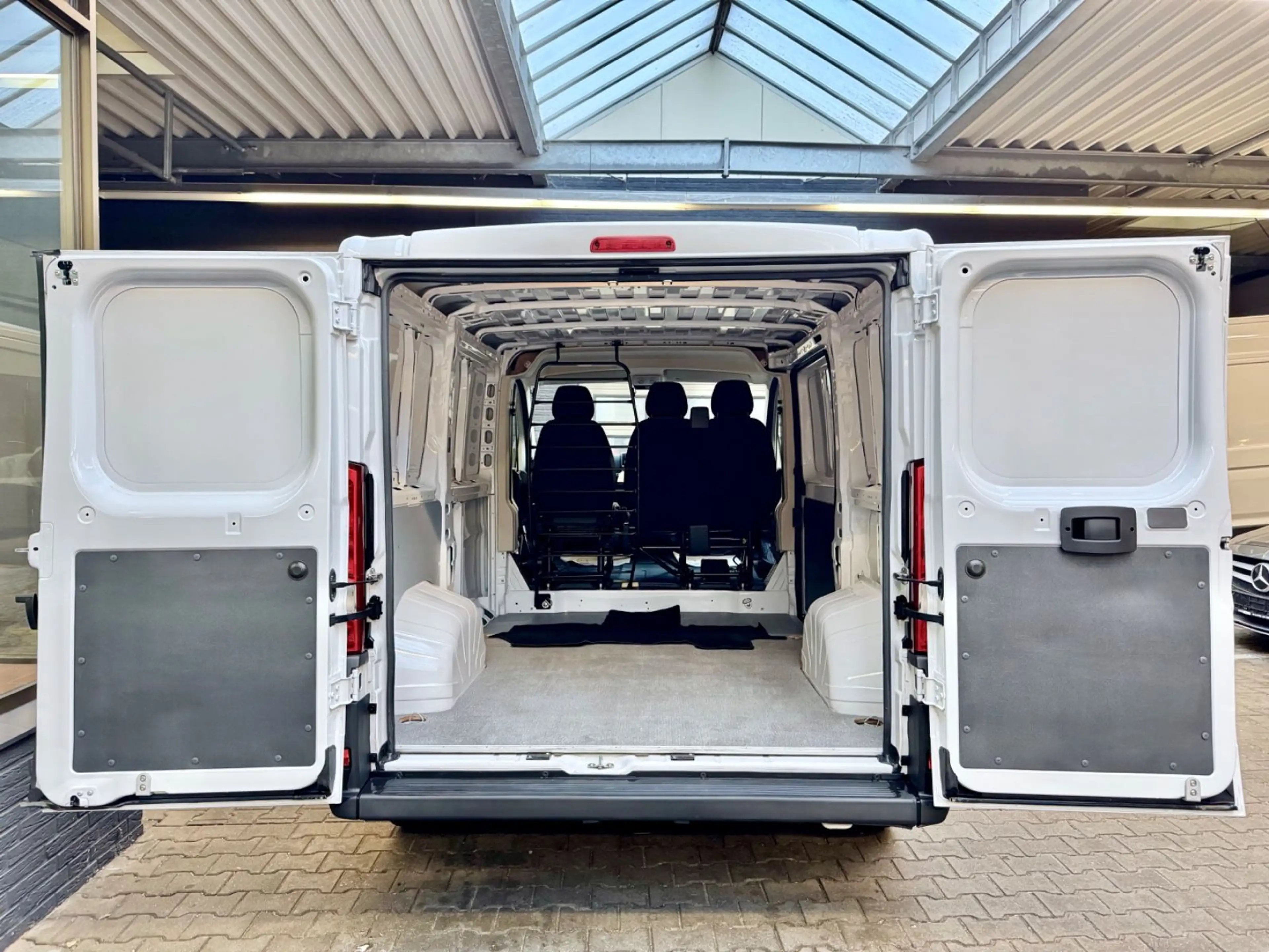 Fiat Ducato 2.3 JTD L1H1 30 120 3-SITZER GITTER 3,0t — photo 8
