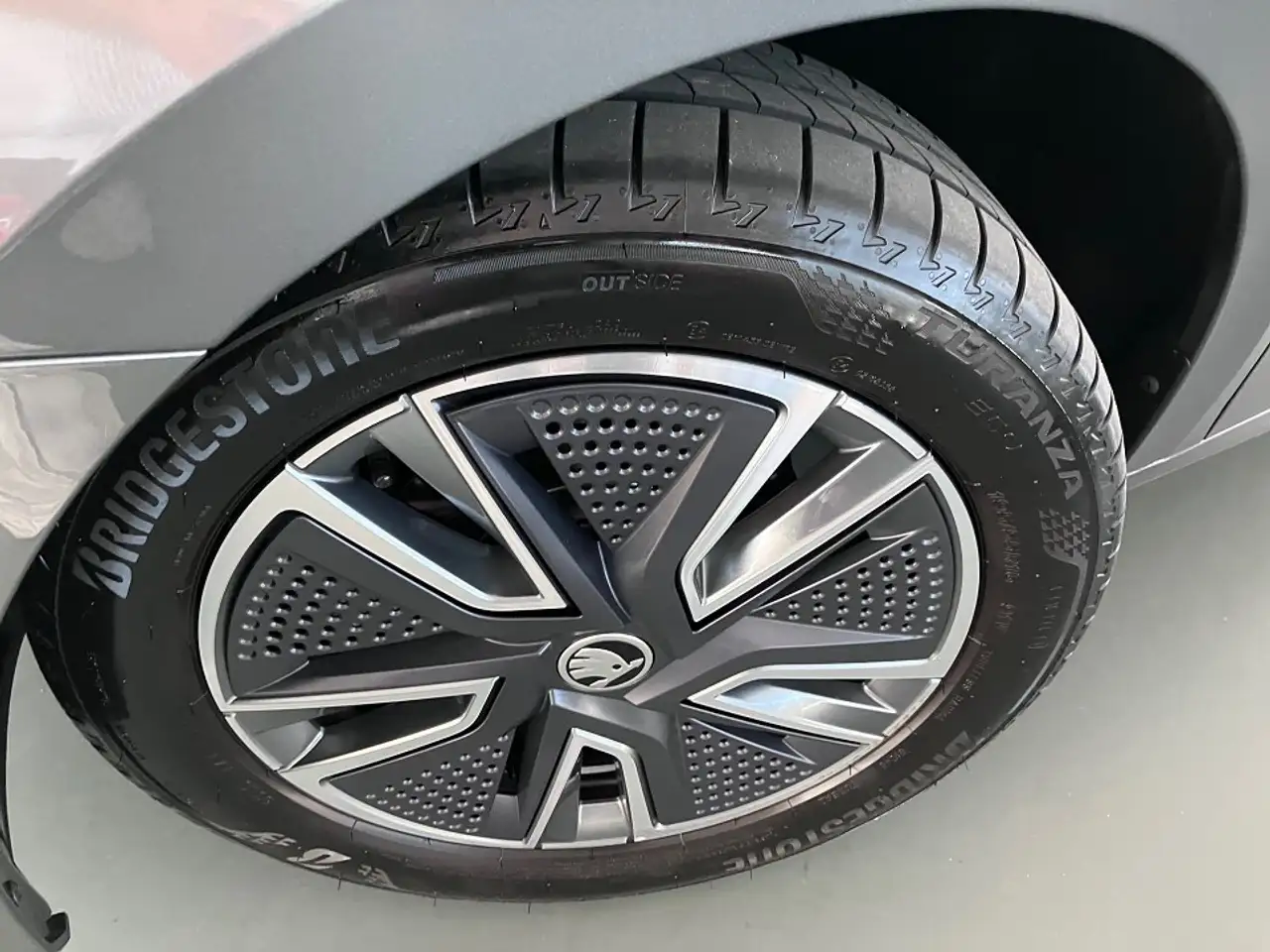 Skoda Fabia 1.0 TSI Tour Automatik Carplay/ PDC/ Sitzh, миниатюра 2