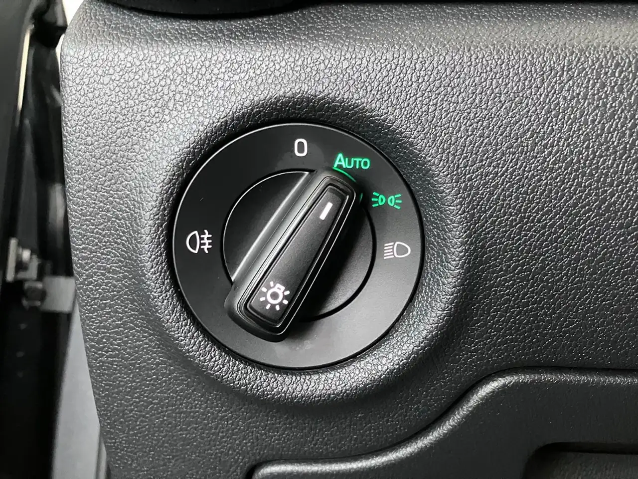 Skoda Fabia 1.0 TSI Tour Automatik Carplay/ PDC/ Sitzh, миниатюра 20