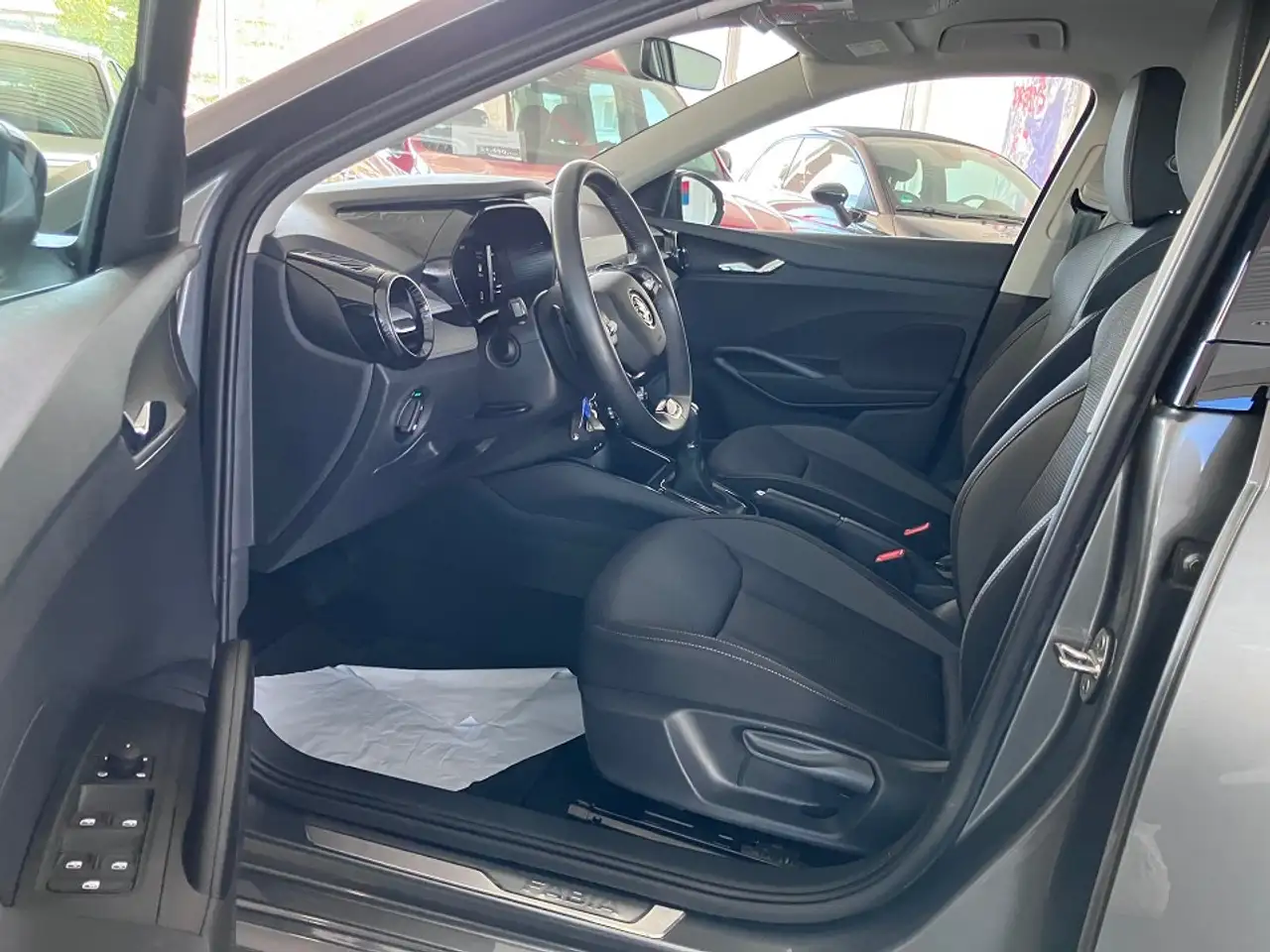 Skoda Fabia 1.0 TSI Tour Automatik Carplay/ PDC/ Sitzh, миниатюра 6