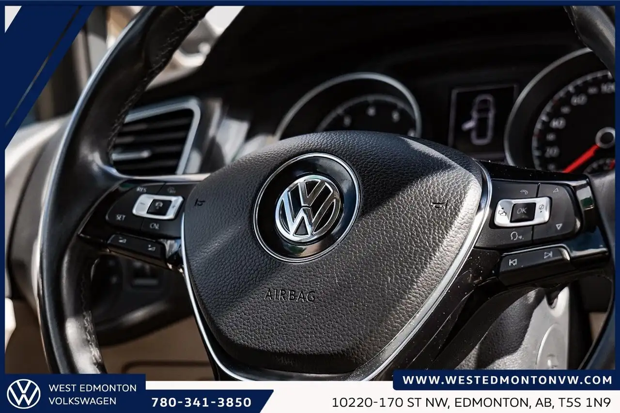 Volkswagen Golf photo Volkswagen Golf
