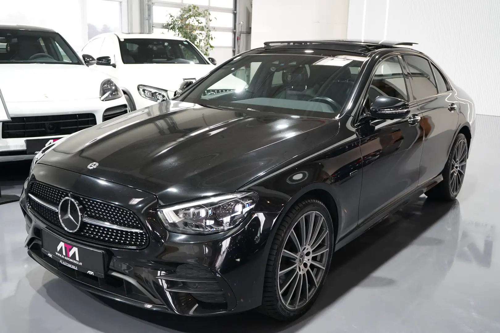 Mercedes-Benz E 300 de 4Matic AMG-Line ACC/P-Dach/HUD Schwarz - 2