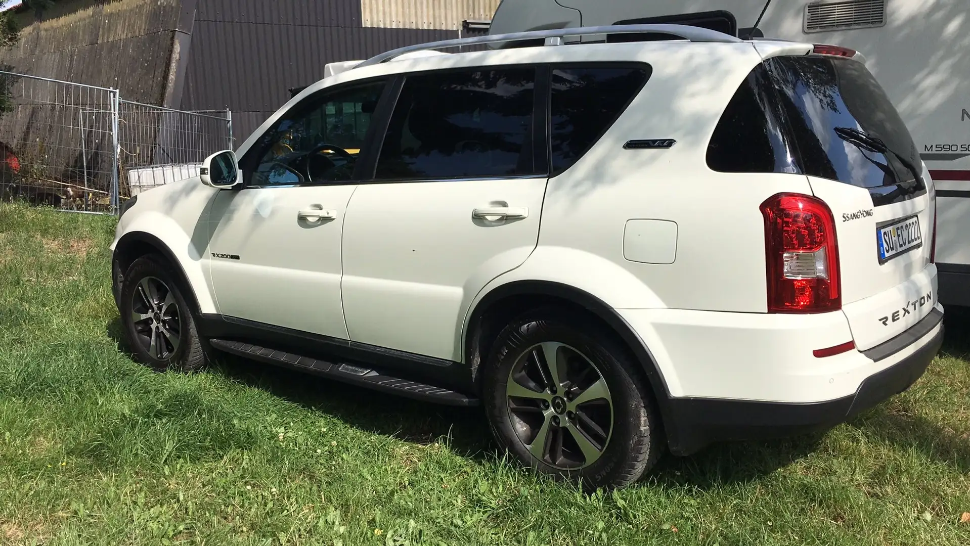SsangYong Rexton Rexton W 2.0 D20 DTR 4WD E-tronic Sapphire Weiß - 1