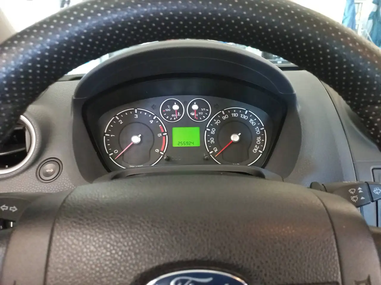 Ford Fiesta 3 portes — photo 3
