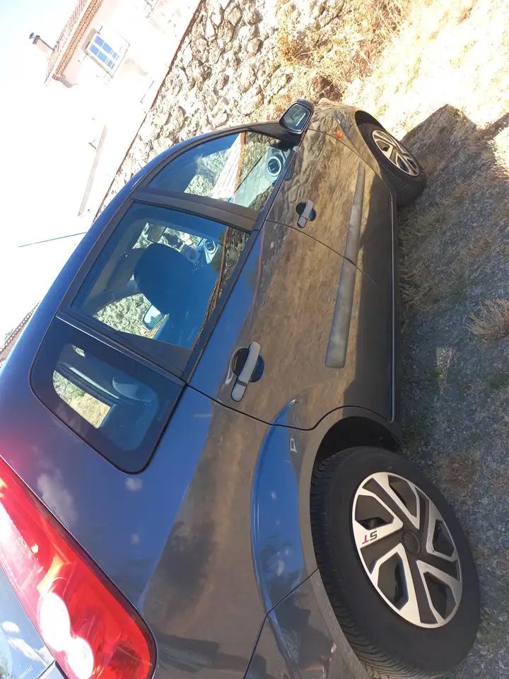 Ford Fiesta 3 portes — photo 5