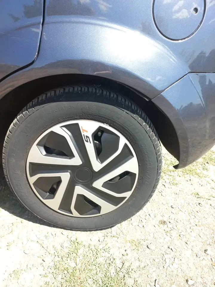 Ford Fiesta 3 portes — photo 4
