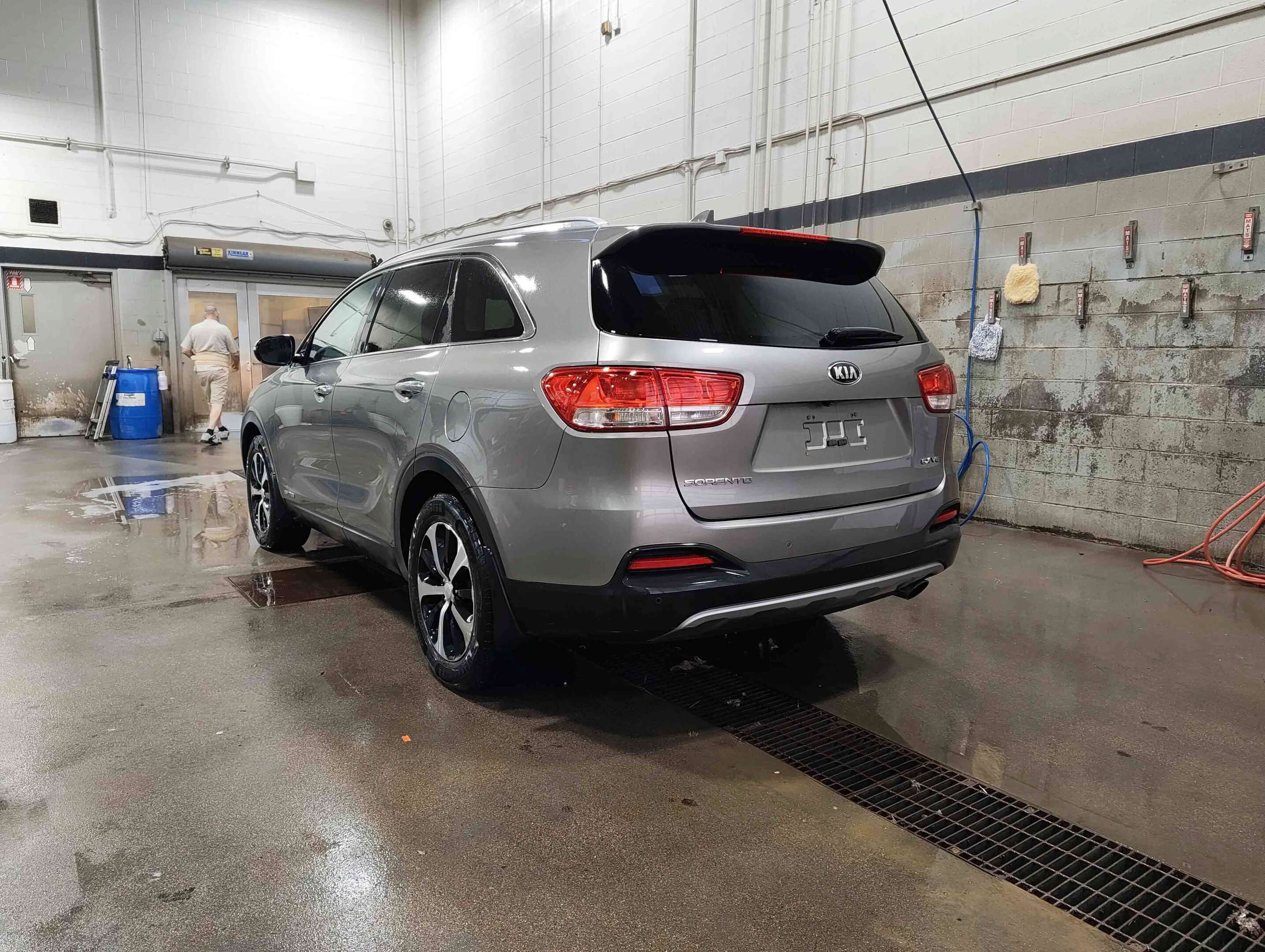 2017 Kia Sorento EX V6 AWD | 7 Passenger Seating — снимка 1