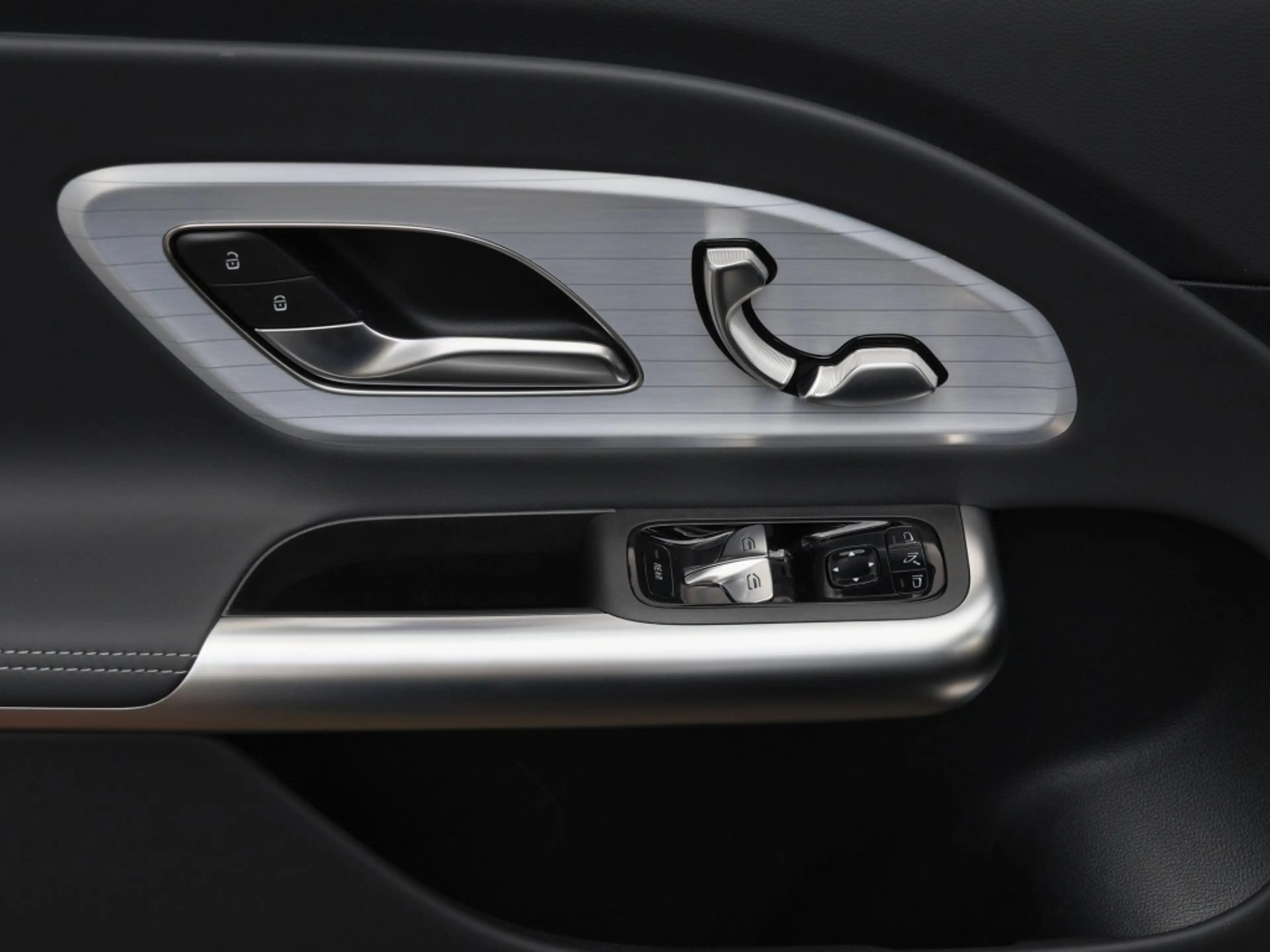 Mercedes-Benz GLB 200 Aero+Pano+Progressive+Super+MLB+Memo+360 — photo 14