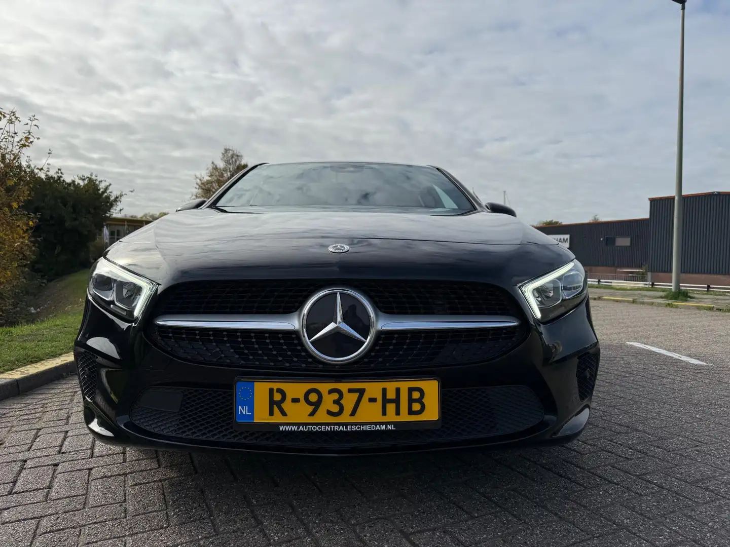 Mercedes-Benz A 180 Business Line Zwart - 2
