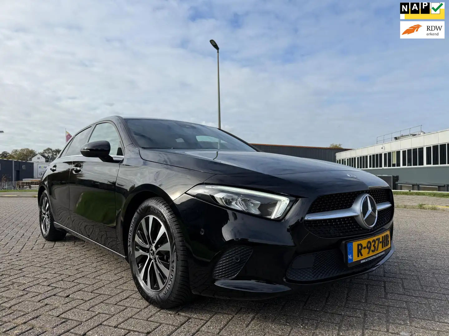 Mercedes-Benz A 180 Business Line Zwart - 1