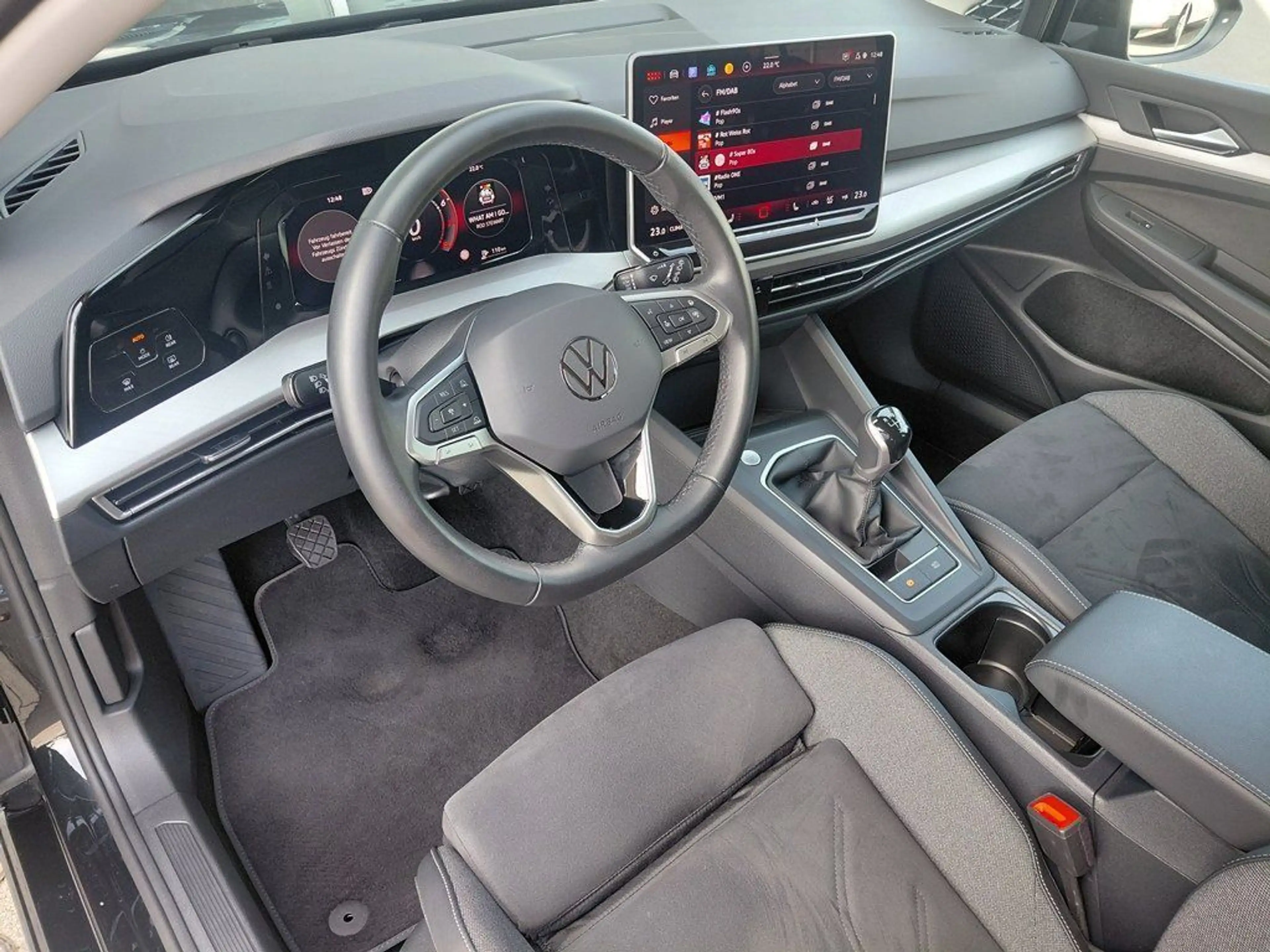Volkswagen Golf VIII 1.5 TSI Life * AHK * MODELL 2026 — photo 15