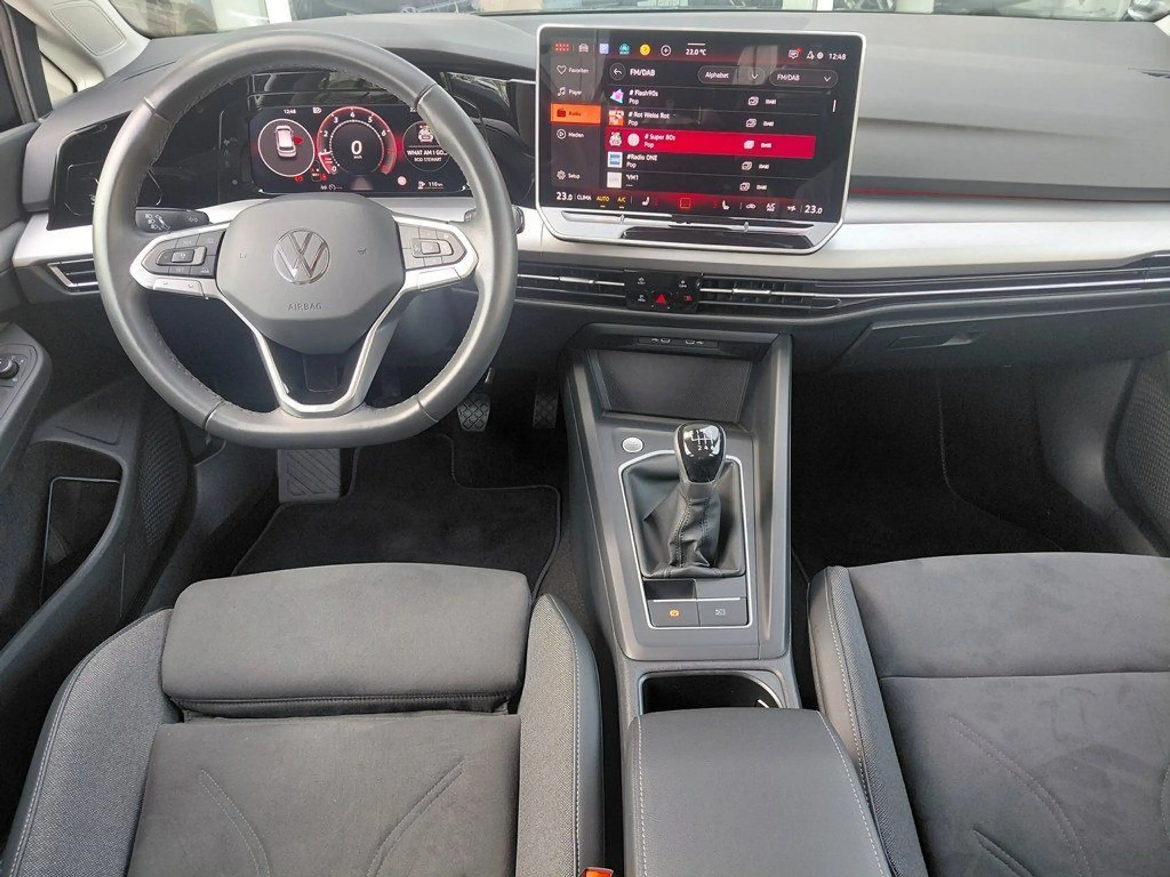 Volkswagen Golf VIII 1.5 TSI Life * AHK * MODELL 2026 — photo 14