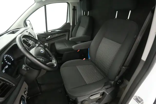 Ford Transit Custom view 10