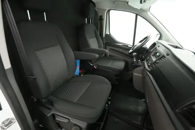 Ford Transit Custom view 11