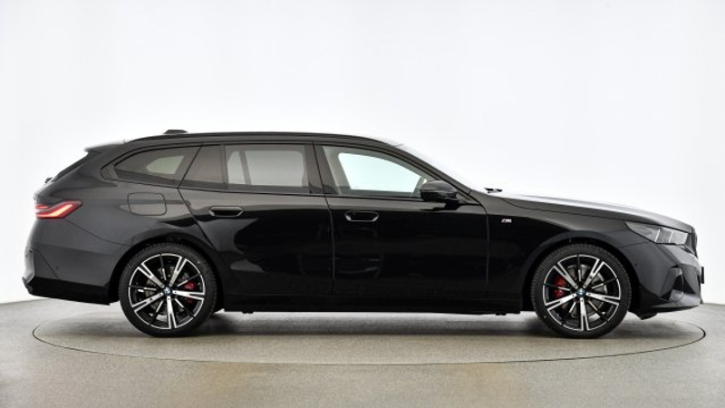 BMW 520 d xDrive Touring G61 B47 — photo 10