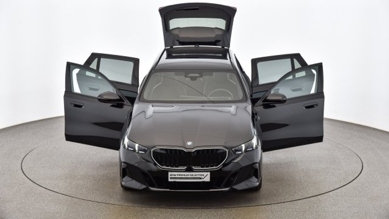 BMW 520 d xDrive Touring G61 B47 — photo 13