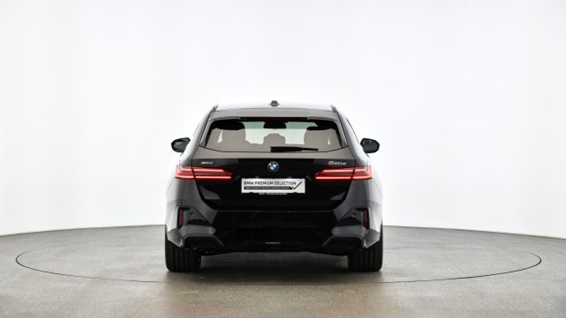 BMW 520 d xDrive Touring G61 B47 — photo 11