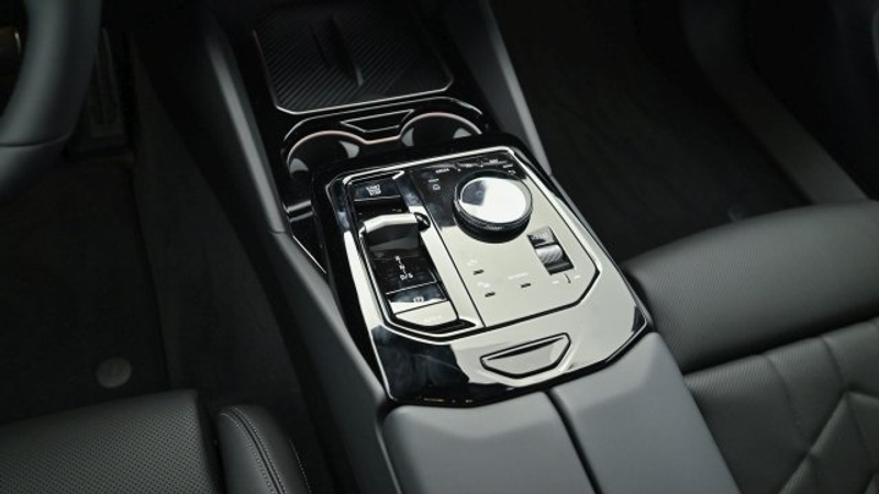 BMW 520 d xDrive Touring G61 B47 — photo 4
