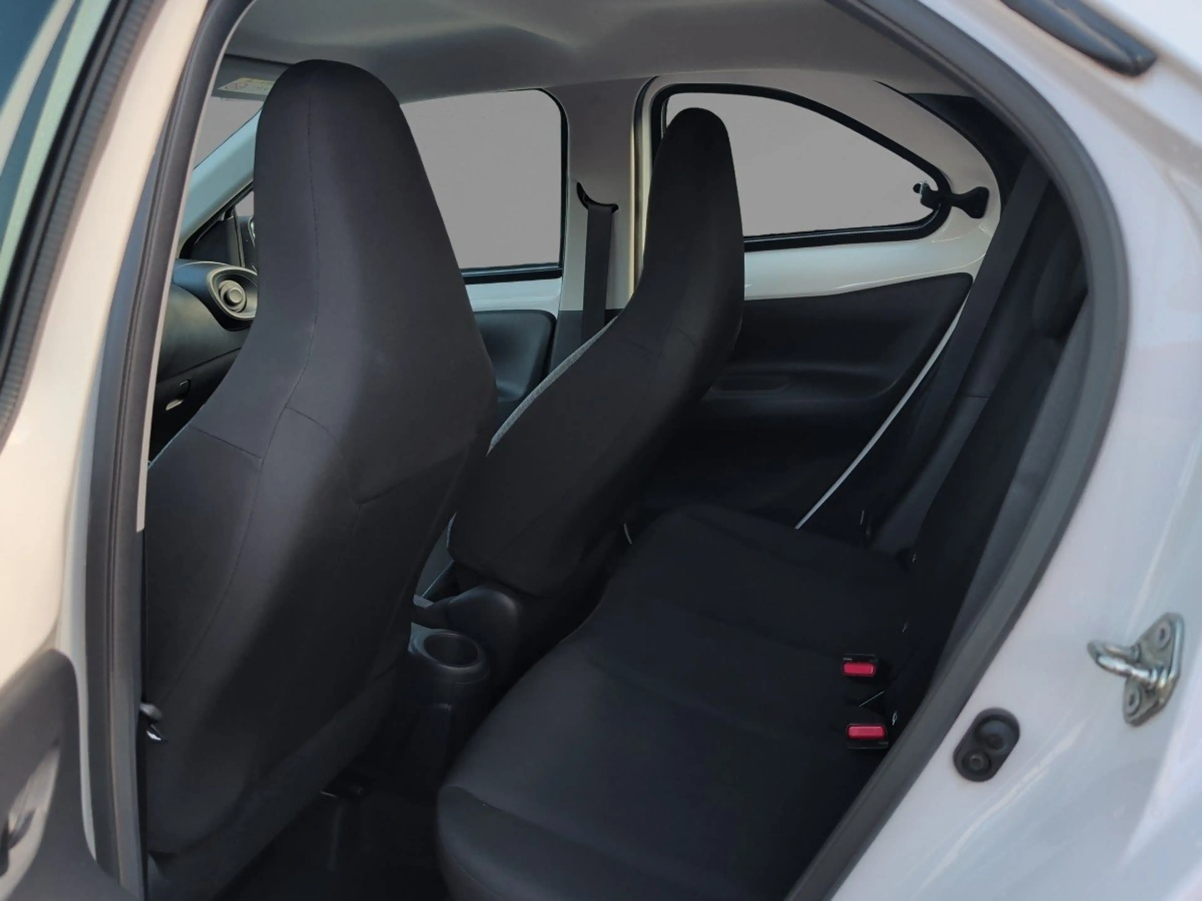 Toyota Aygo X 1.0 Play AppleCarPlay Kamera Bluetooth — photo 11