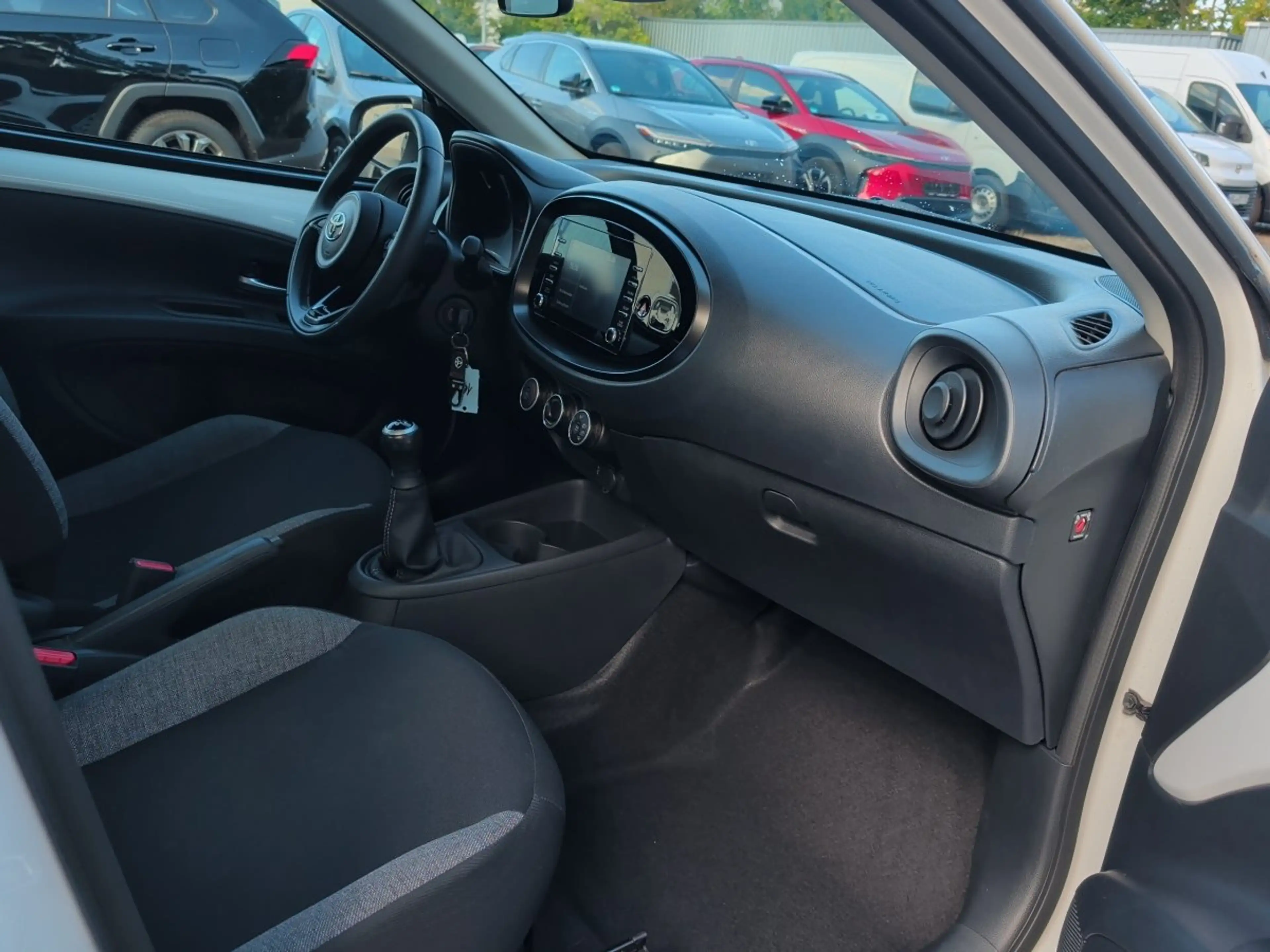 Toyota Aygo X 1.0 Play AppleCarPlay Kamera Bluetooth — photo 14