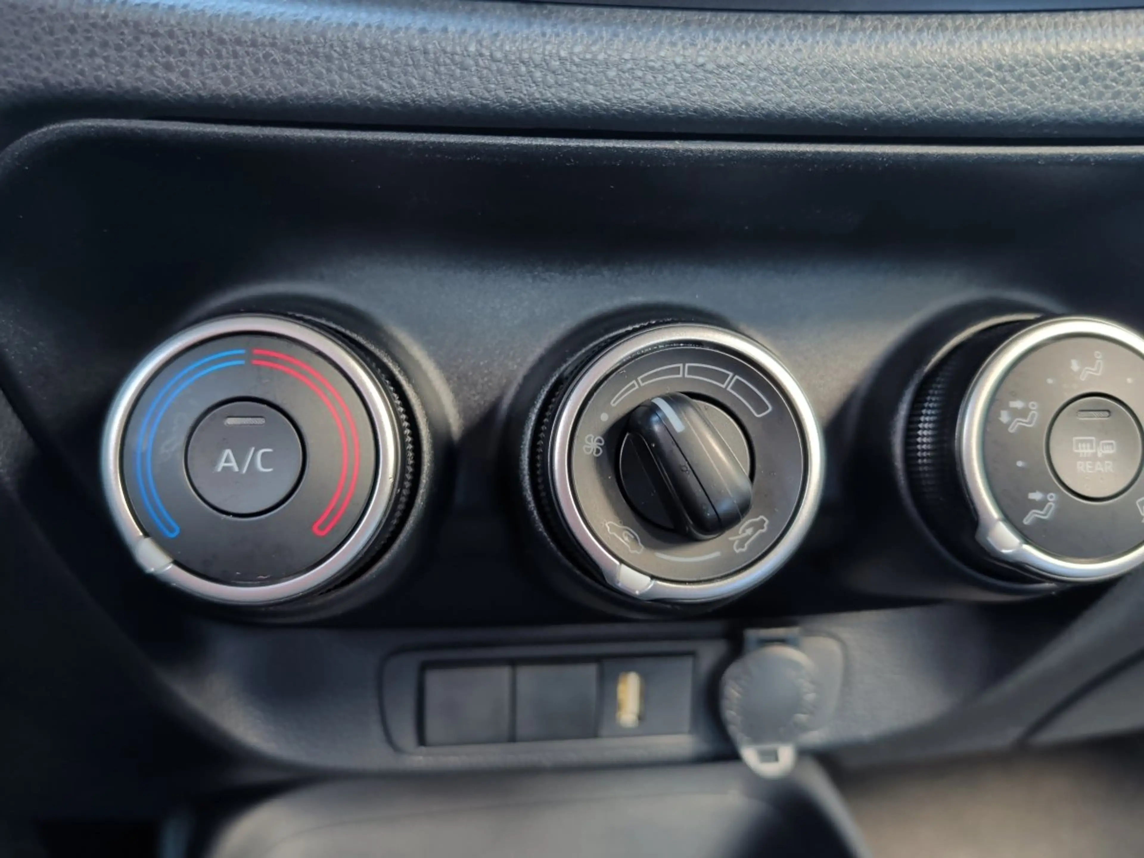 Toyota Aygo X 1.0 Play AppleCarPlay Kamera Bluetooth — photo 16