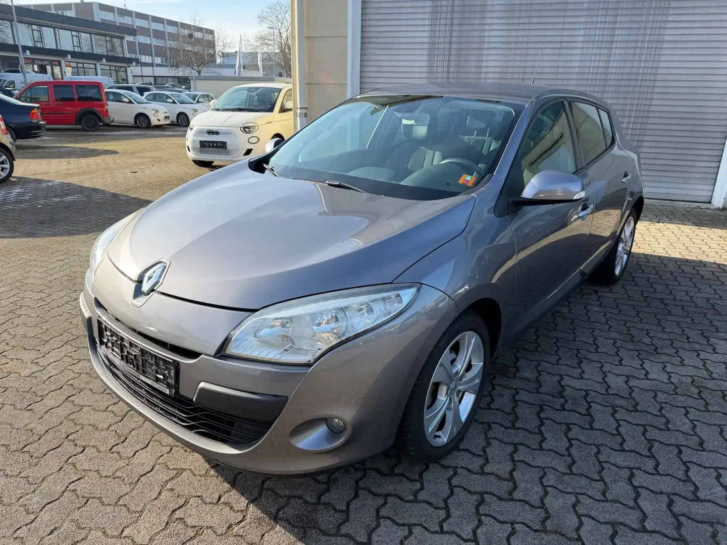 Renault Megane III Lim. 5-trg. Dynamique Grau - 2
