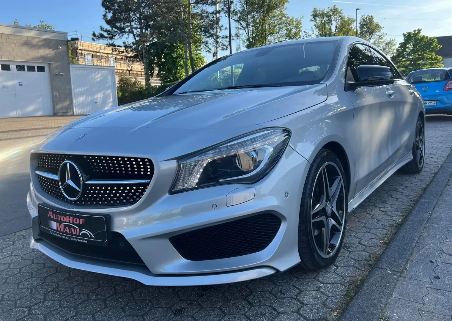 Mercedes-Benz CLA 200 CLA -Klasse CLA 200/AMG-Line/Navi Silber - 1