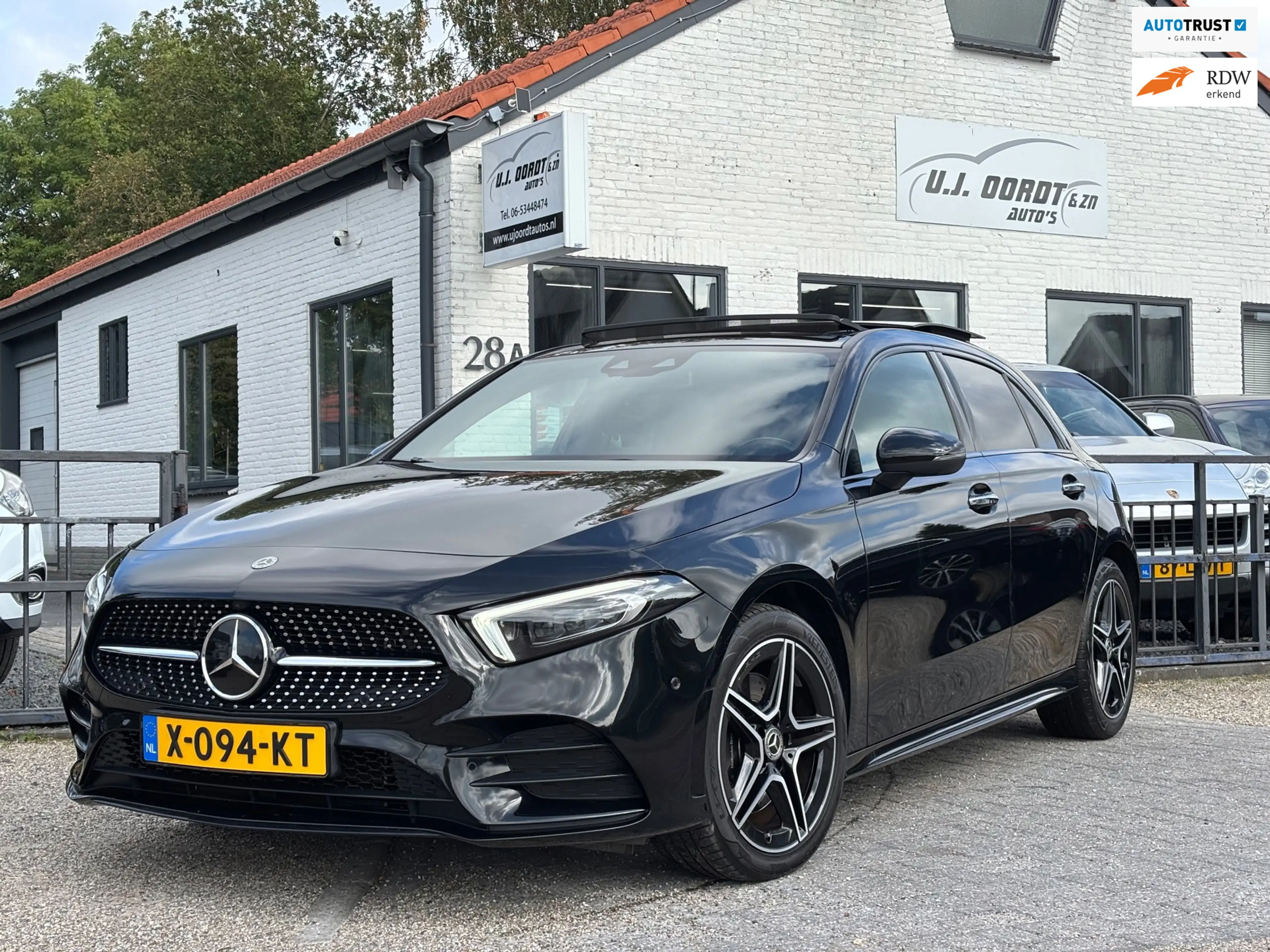 Mercedes-Benz A 250 e AMG Line panorama dak! Nieuwstaat!